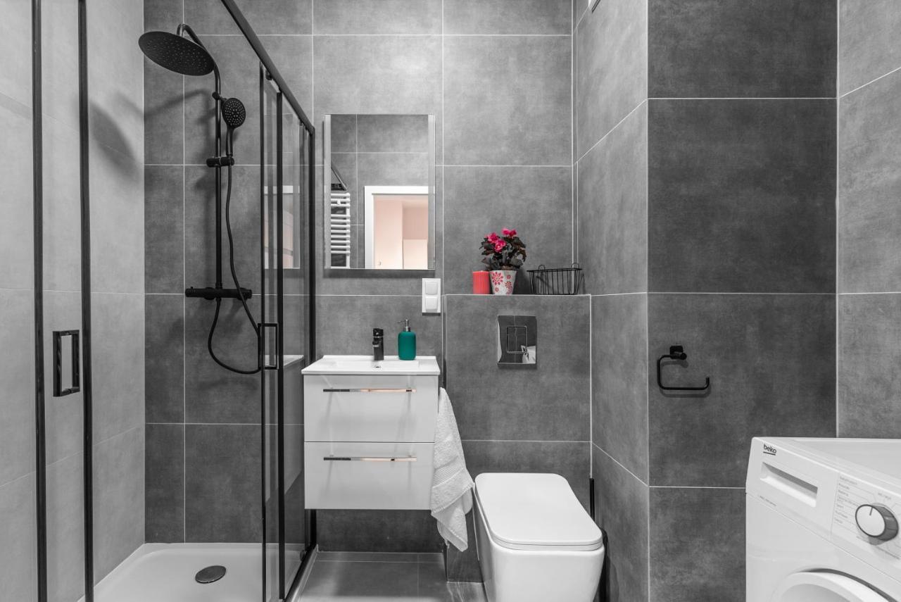 Apartamenty Homely Place Centrum - Stary Rynek - Parking พอซนาน ภายนอก รูปภาพ