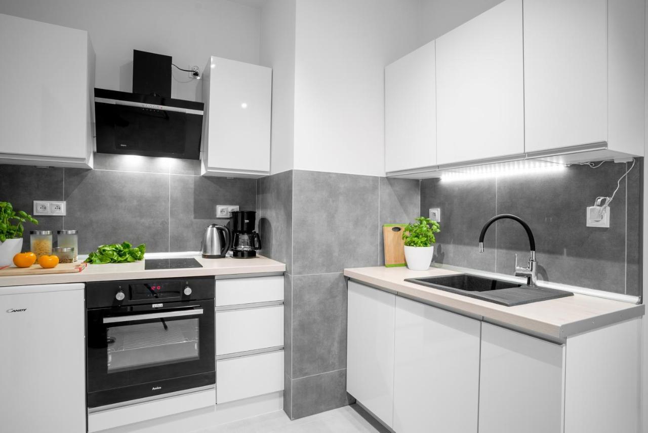 Apartamenty Homely Place Centrum - Stary Rynek - Parking พอซนาน ภายนอก รูปภาพ