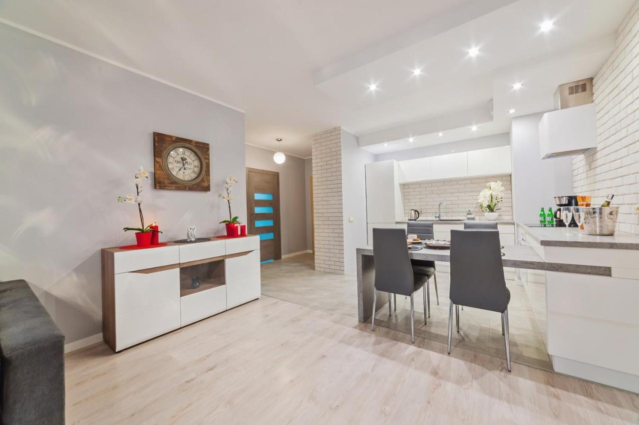 Apartamenty Homely Place Centrum - Stary Rynek - Parking พอซนาน ภายนอก รูปภาพ