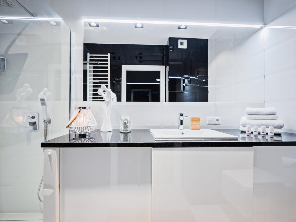 Apartamenty Homely Place Centrum - Stary Rynek - Parking พอซนาน ภายนอก รูปภาพ